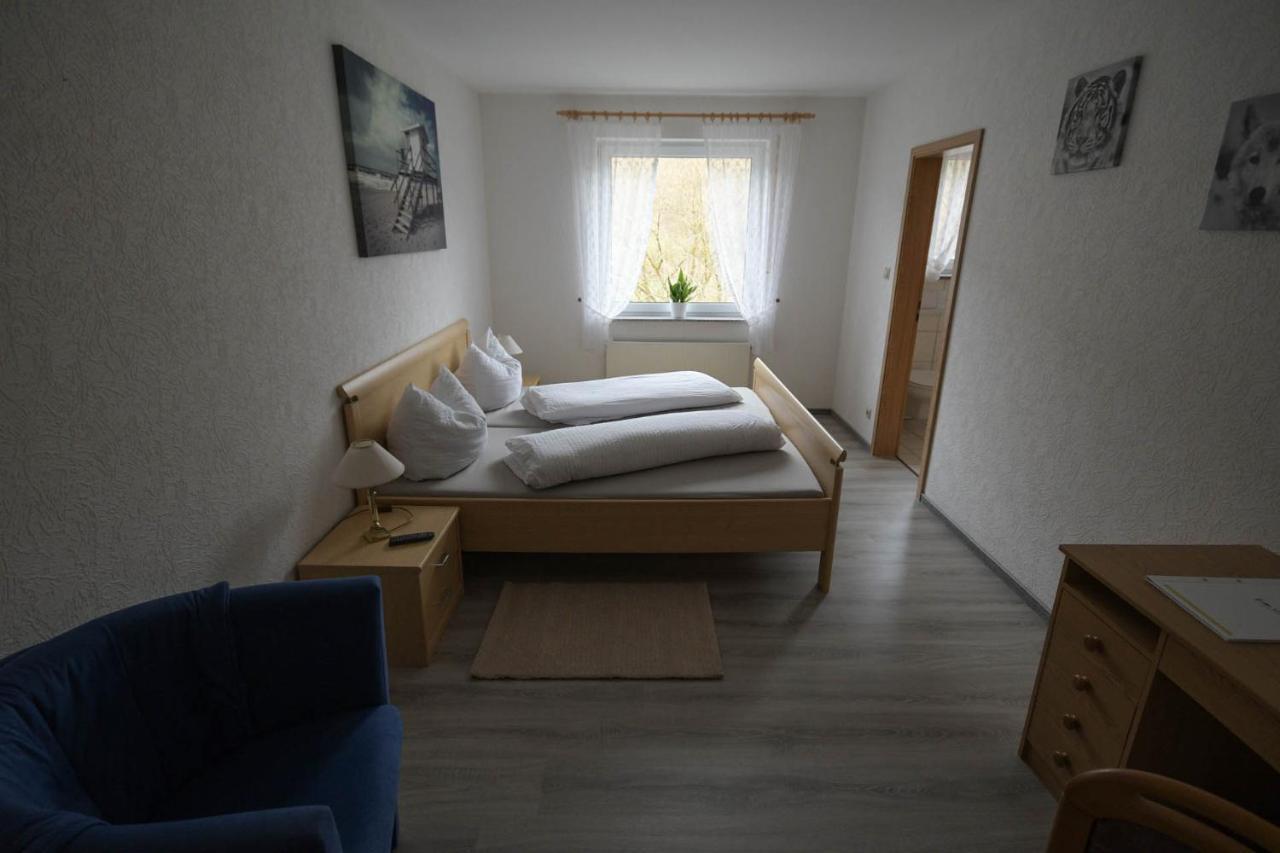 Zimmer Ohne Fruehstueck In Der Forellenzucht Burgen  Bagian luar foto