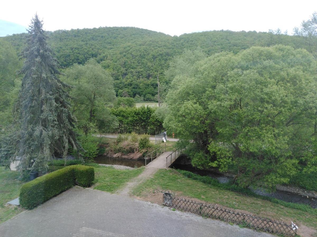 Zimmer Ohne Fruehstueck In Der Forellenzucht Burgen  Bagian luar foto