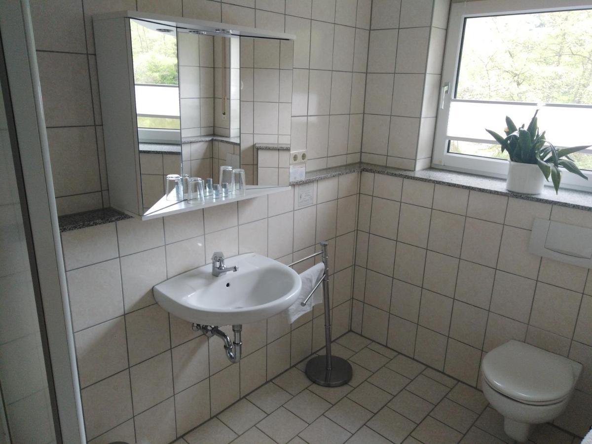 Zimmer Ohne Fruehstueck In Der Forellenzucht Burgen  Bagian luar foto
