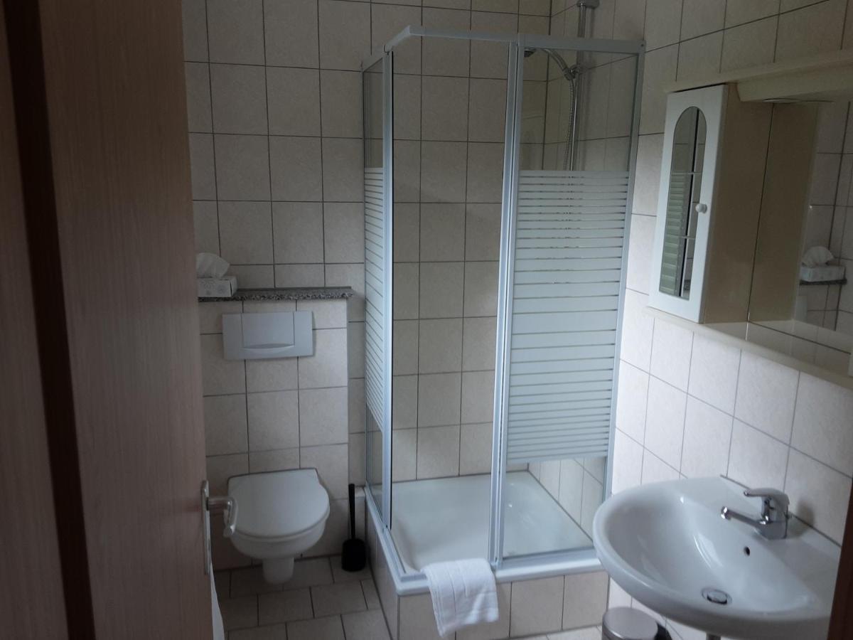 Zimmer Ohne Fruehstueck In Der Forellenzucht Burgen  Bagian luar foto